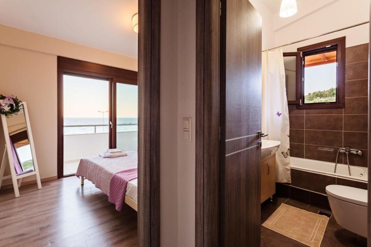 Villa Armonia - Beachfront Majestic Retreat Petalídi Kültér fotó